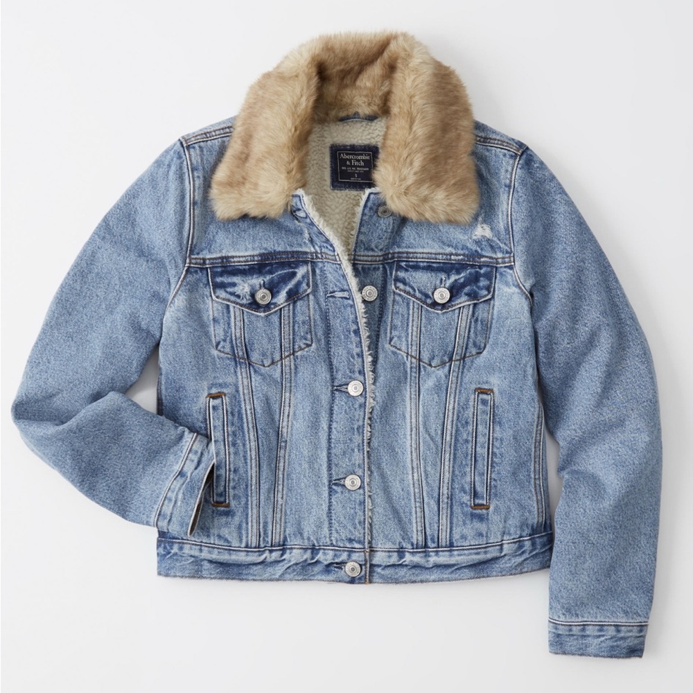 Abercrombie & Fitch Cropped Denim Distressed Jacket with Faux Fur Collar Size S